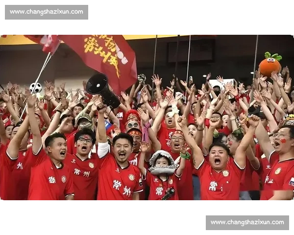 苏超暖心时刻！主队球迷集体高呼 “进一个”，客队球员含泪致谢